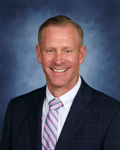 PASTOR GUNNE DAVIS